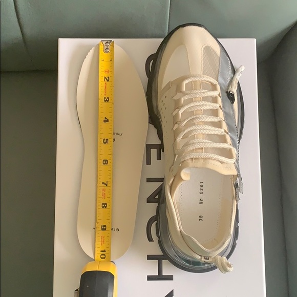 GIVENCHY  Spectre Low Top Sneaker - Picture 9 of 9